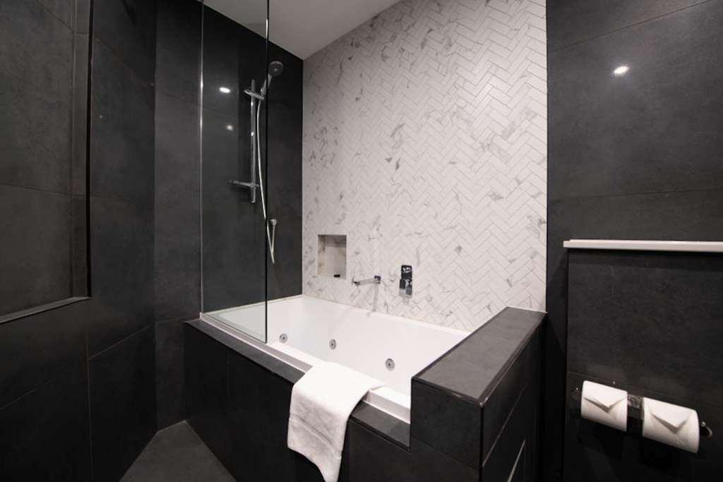 Holiday Inn & Suites - Parramatta Marsden Street By Ihg Сидни Стая снимка